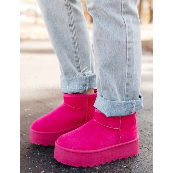 𝙇𝙖𝙨𝙩 5, 6 & 8 🖤𝘾𝙤𝙯𝙮 𝘾𝙝𝙧𝙞𝙨𝙩𝙢𝙖𝙨 𝘽𝙤𝙤𝙩 - Picture 7 of 11